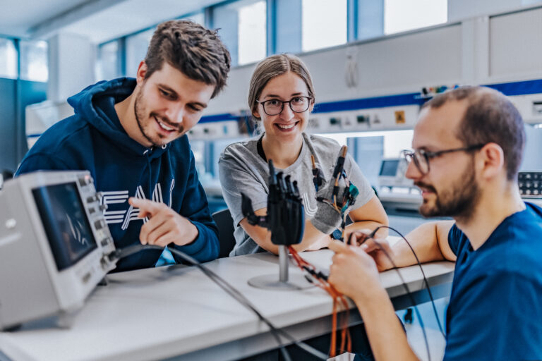 FAU warmly welcomes its new Autonomy Technologies students